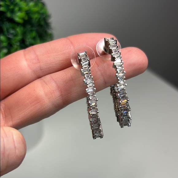 Elegant Zircon Silver Hoop Earrings - Picture 8 of 8